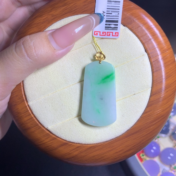 颈饰18K金镶嵌翡翠天然