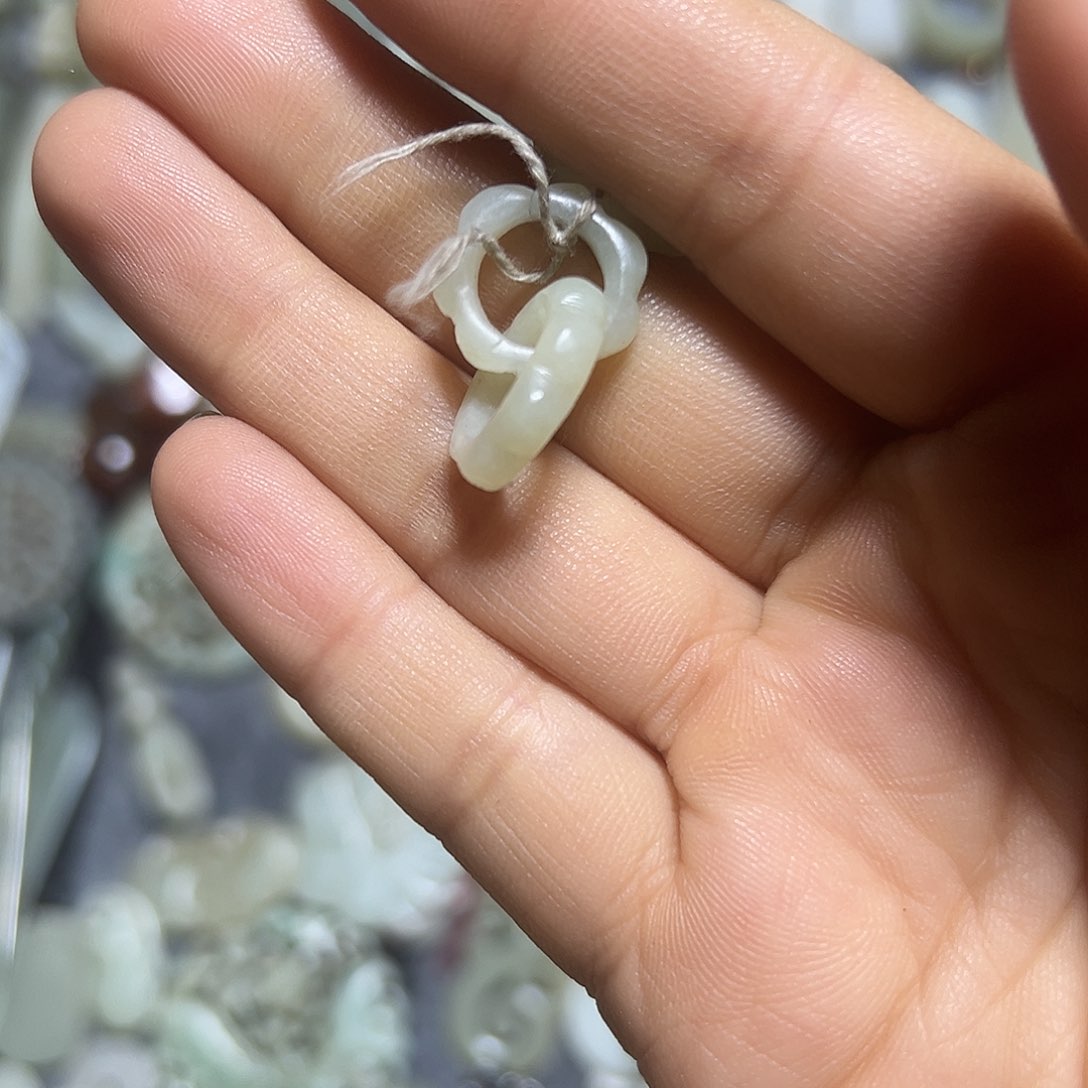 和田玉耳饰未镶嵌