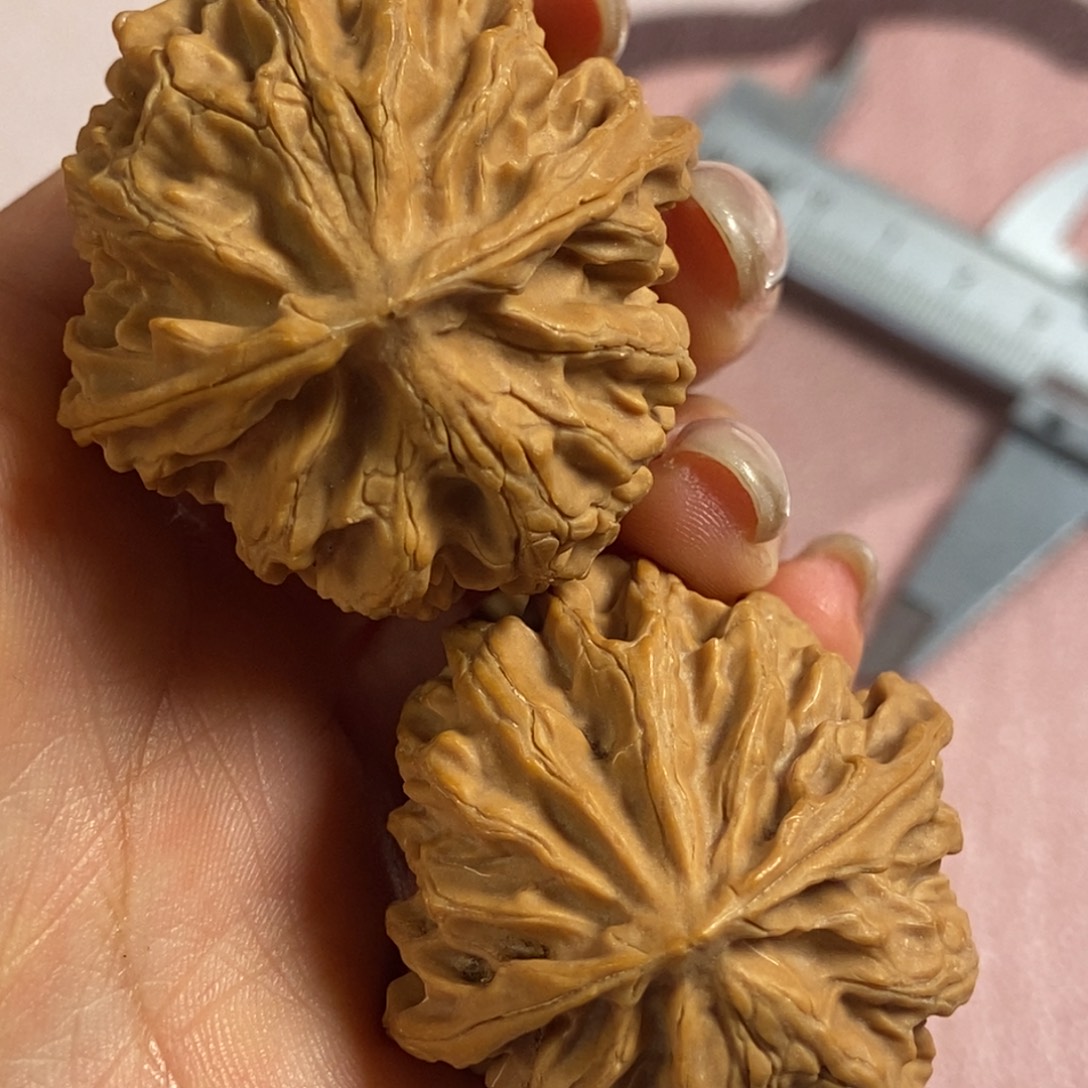 文玩核桃吊坠37苹果园50