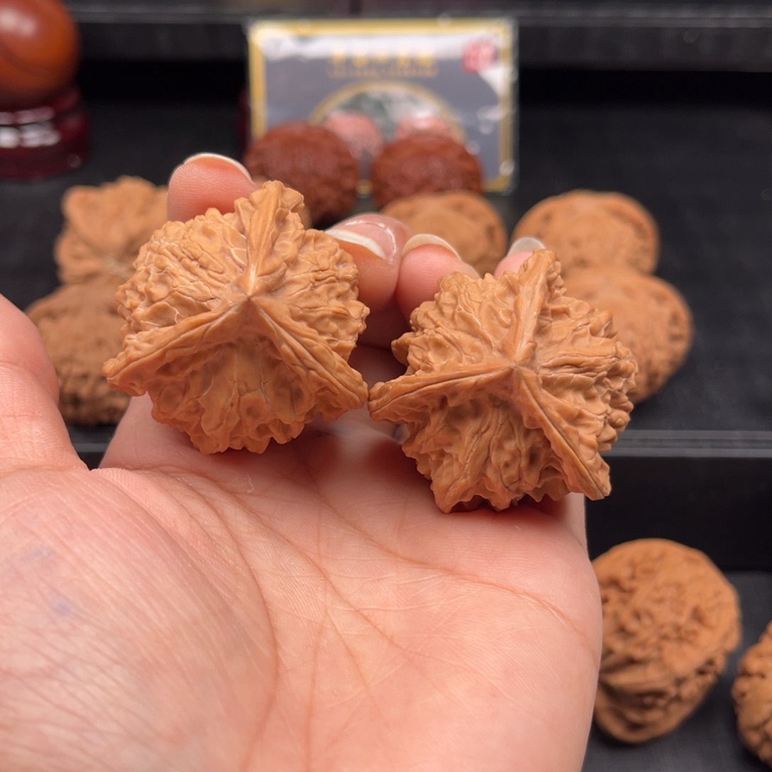 文玩核桃吊坠盘山