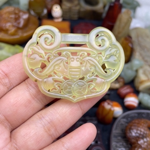 蛇纹石玉未镶嵌颈饰38