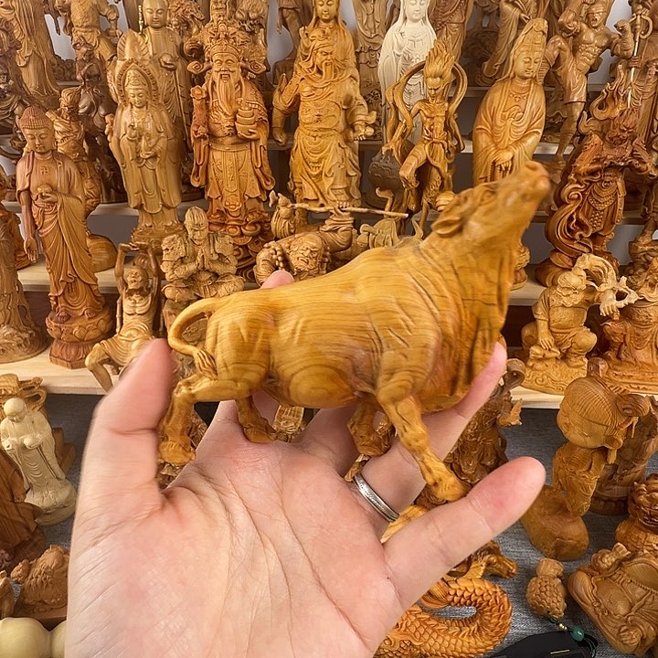 柏木（崖柏）一*松牛摆件微瑕