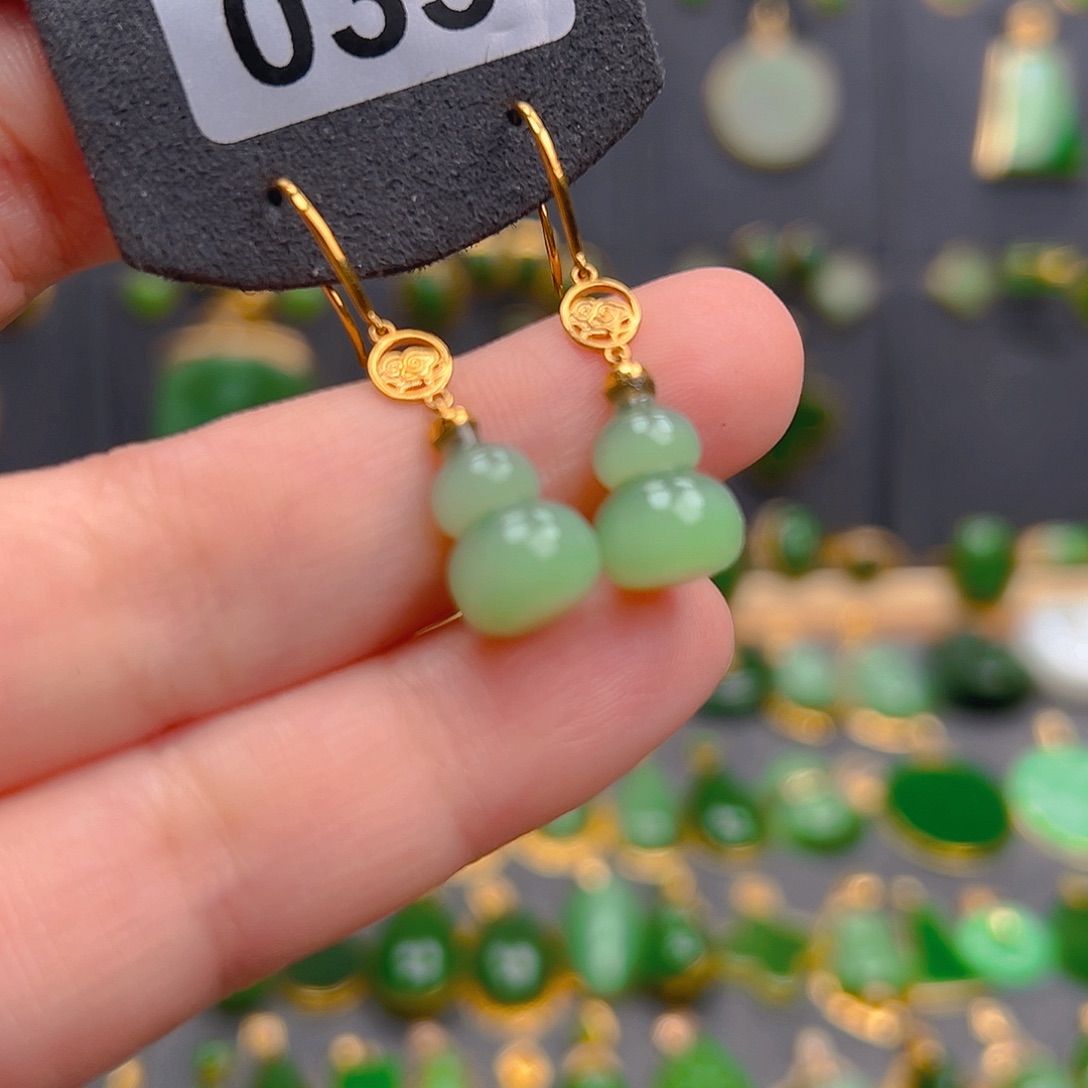 和田玉18K金镶嵌耳饰