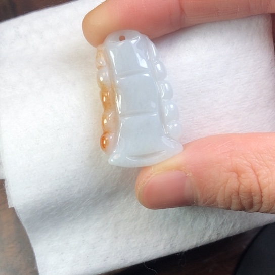 翡翠未镶嵌颈饰缅甸A货，每天下午1点半开播