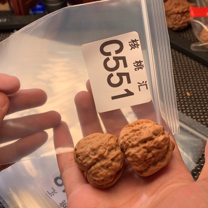 文玩核桃吊坠蛤蟆头