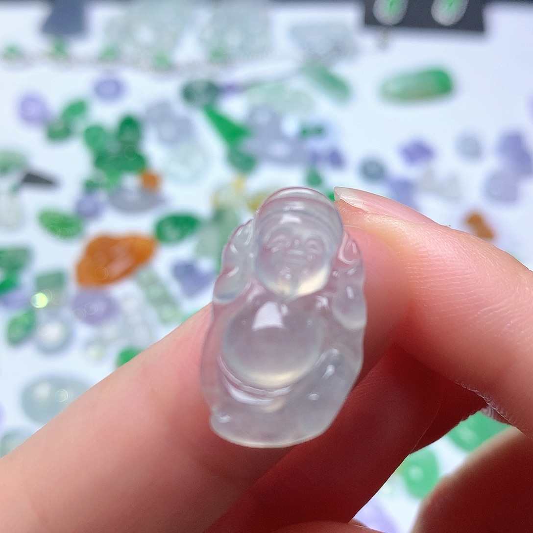 翡翠未镶嵌颈饰财财