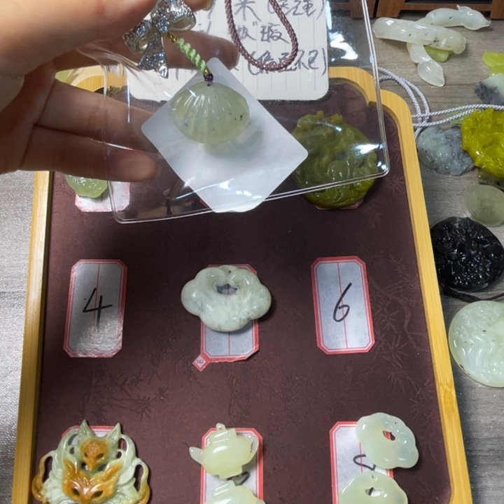 白***谷蛇纹石玉合金车挂