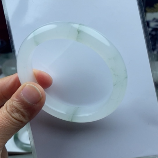 石英质玉（金丝玉）手镯未镶嵌