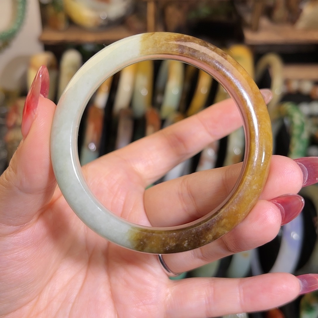 翡翠手镯未镶嵌天然黄翡半山半水