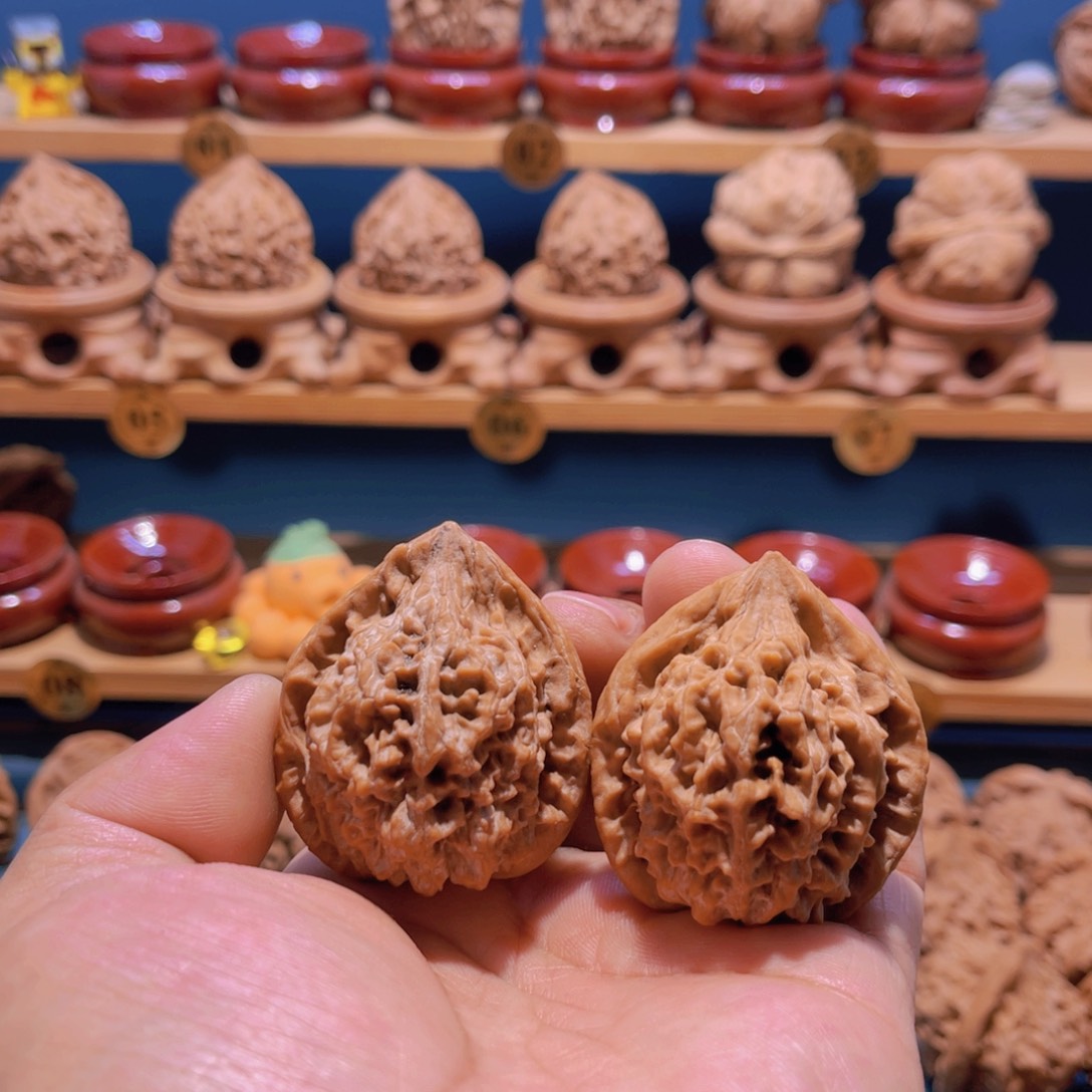 醋***丝文玩核桃吊坠百兽纹文玩核桃