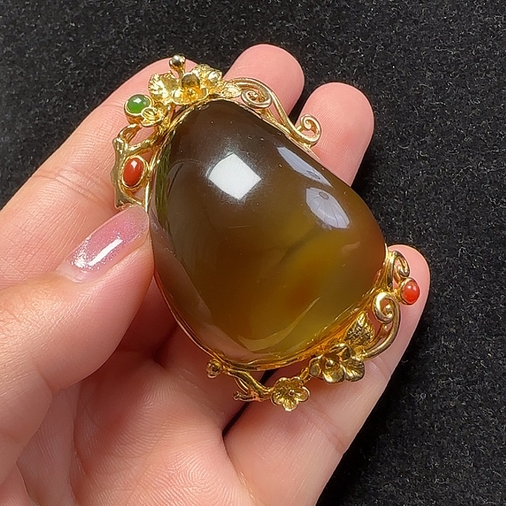 琥珀珠宝奇石未镶嵌