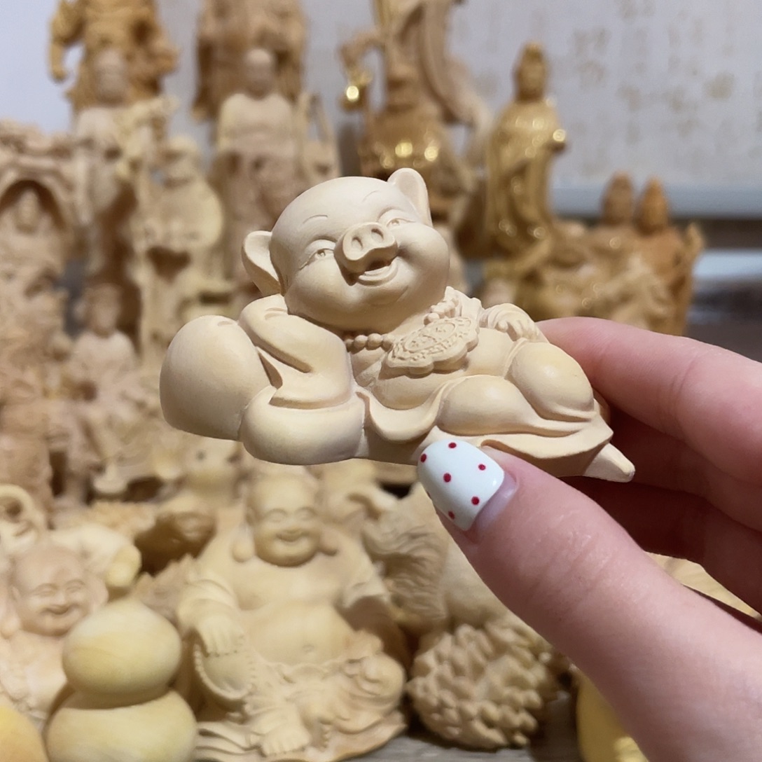 黄杨木小叶黄杨木小猪摆件黑
