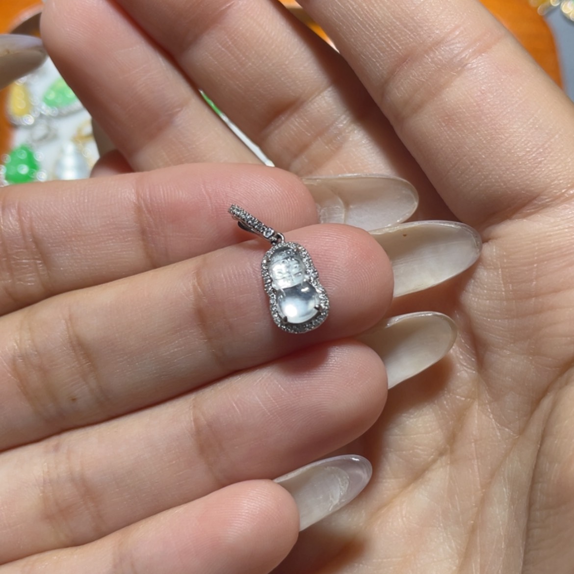 【闪购商品】颈饰18K金镶嵌翡翠