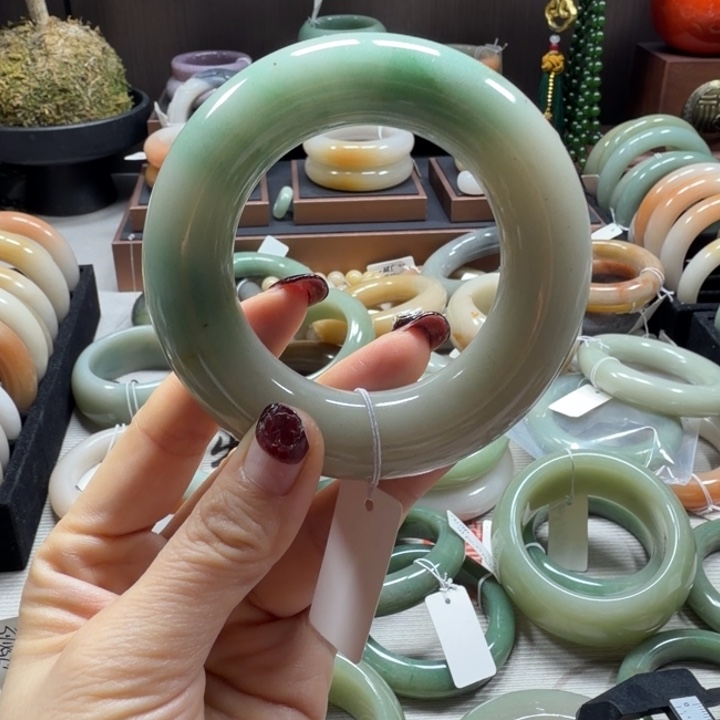 石英质玉未镶嵌手镯