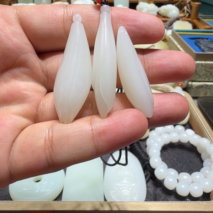 颈饰未镶嵌和田玉