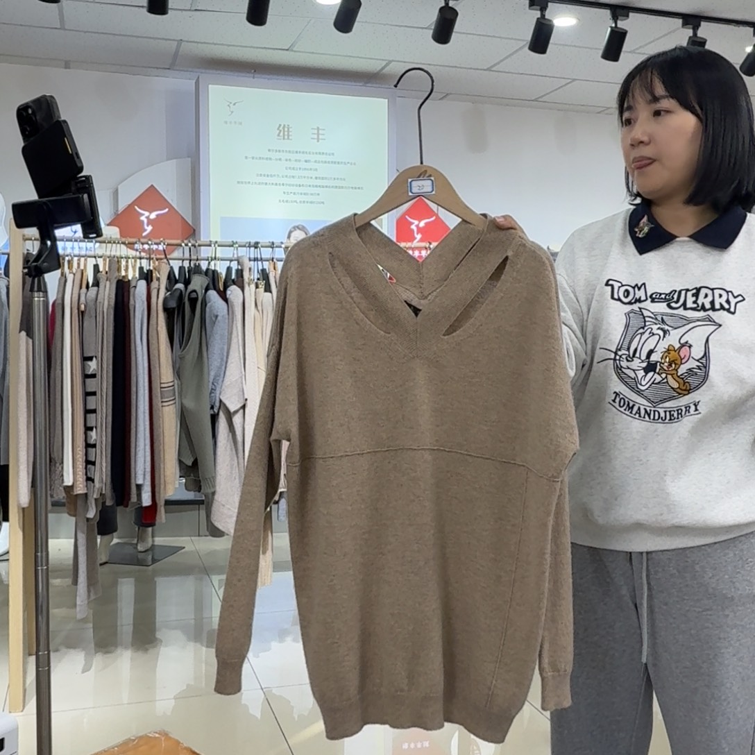 纯羊绒女衫驼色L码140斤内138