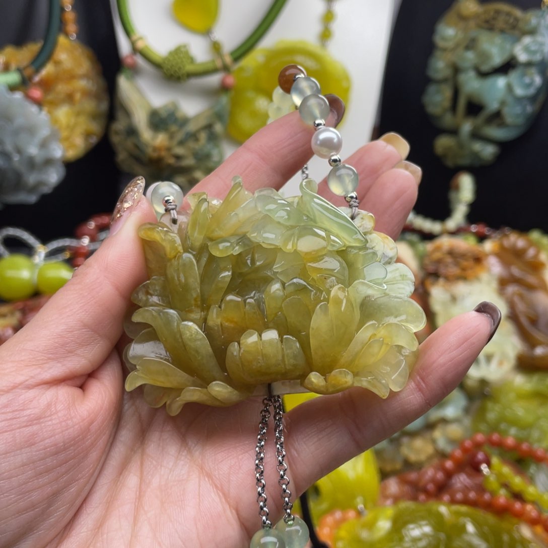 未镶嵌蛇纹石玉颈饰