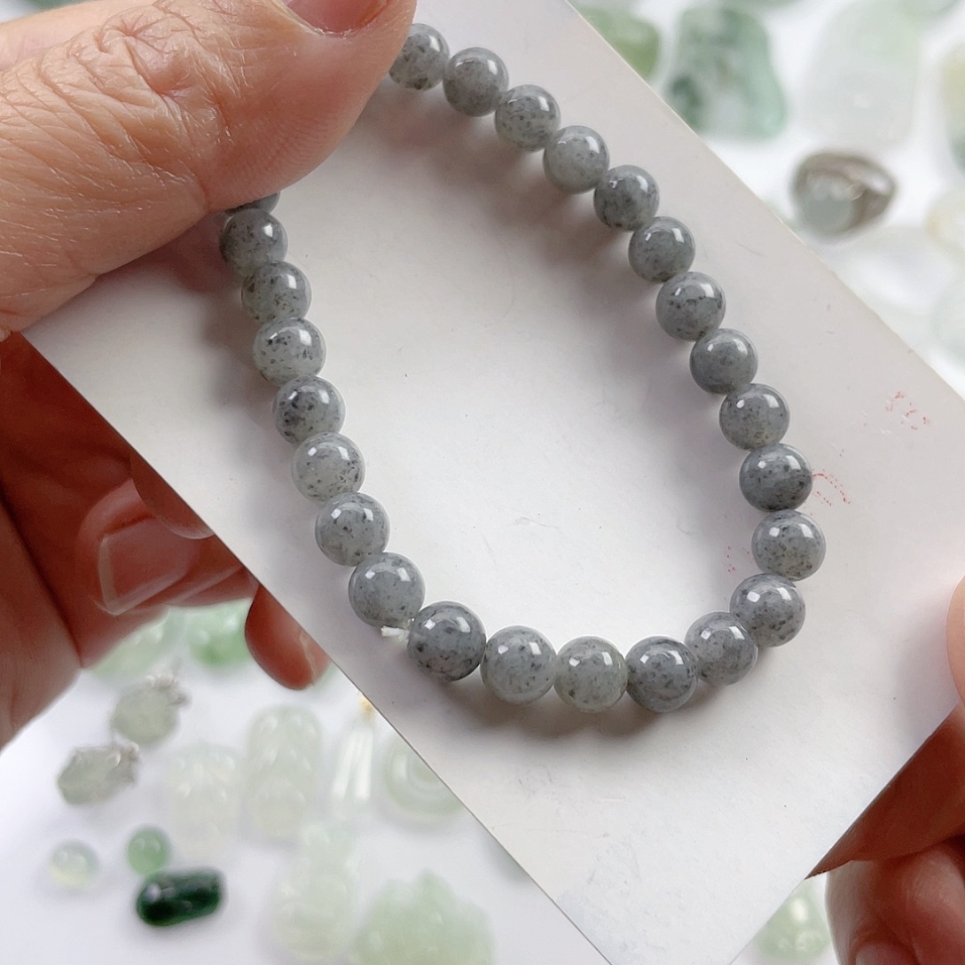 翡翠颈饰未镶嵌乌鸡手串