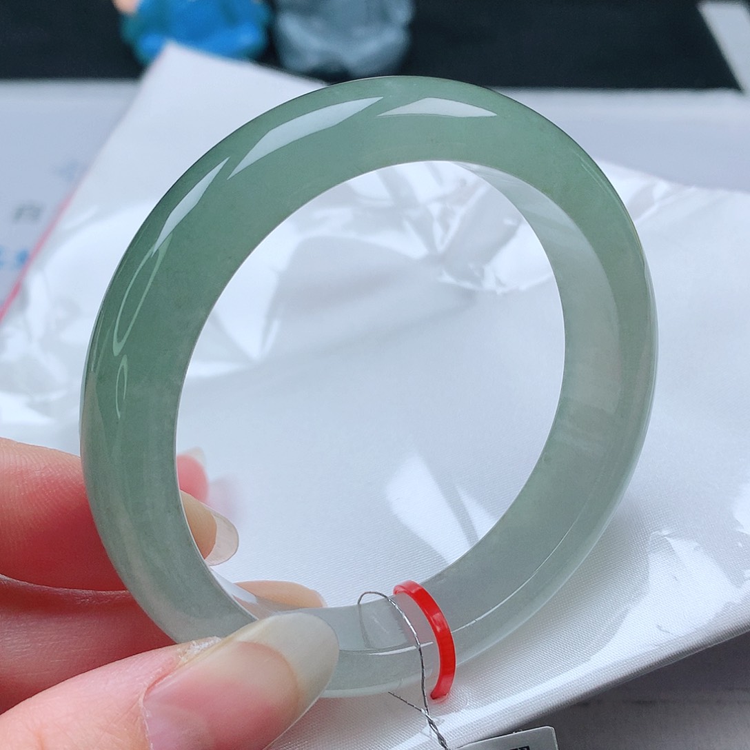 翡翠手镯未镶嵌57圈
