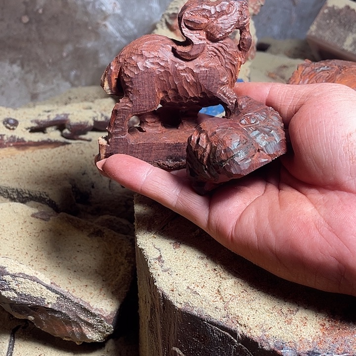 伊***尹檀香紫檀（小叶紫檀）