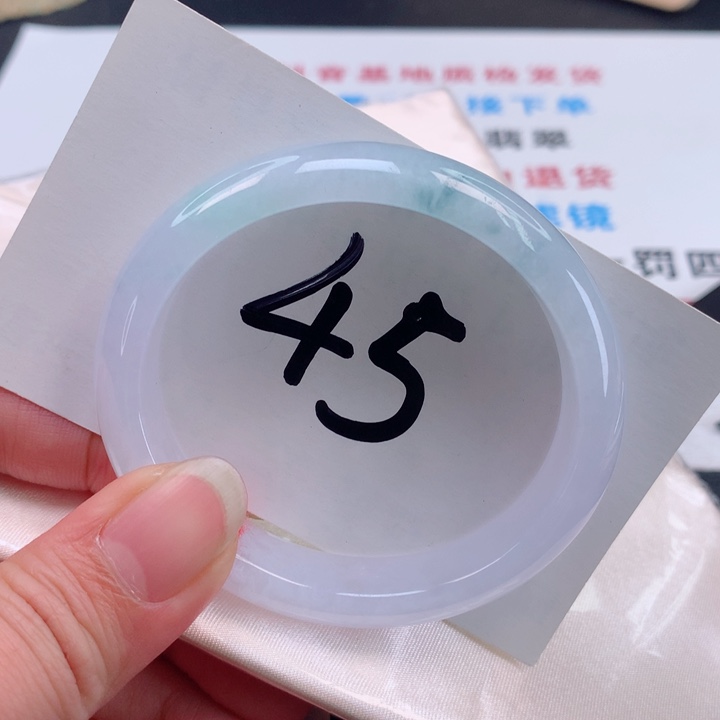 翡翠手镯未镶嵌正