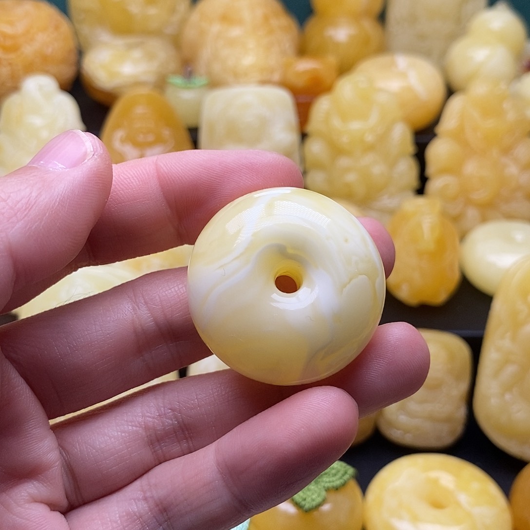 琥珀颈饰未镶嵌琥珀蜜蜡吊坠