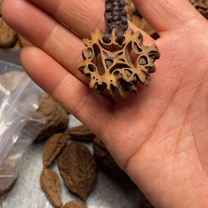 吊坠文玩核桃不错