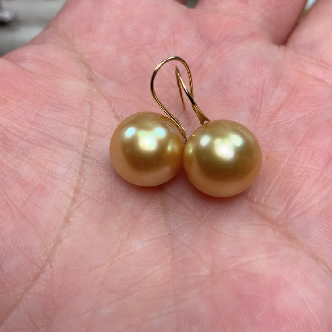 海水珍珠耳饰18K金镶嵌