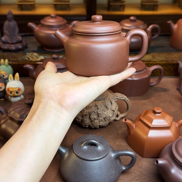 L****茶壶底槽青德钟壶，底槽清