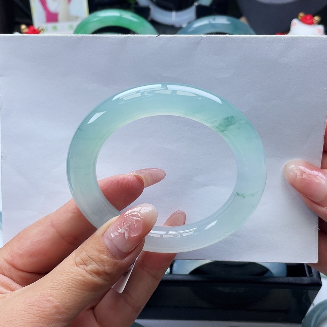 翡翠手镯未镶嵌57冰胶粉青色飘花圆条、截图询价