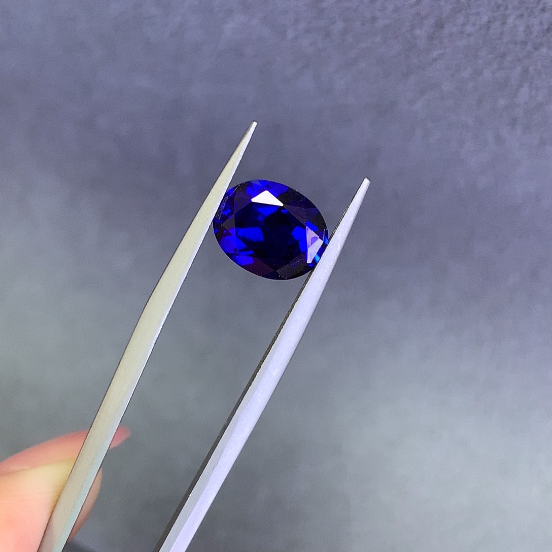 樱***凝合成（培育）蓝宝石裸石