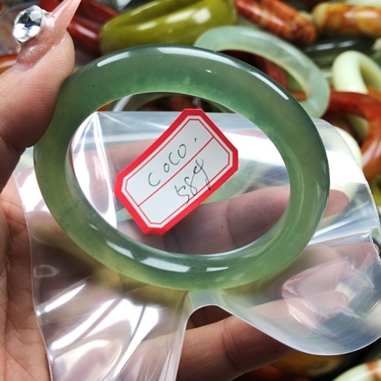 蛇纹石玉手镯未镶嵌C**O