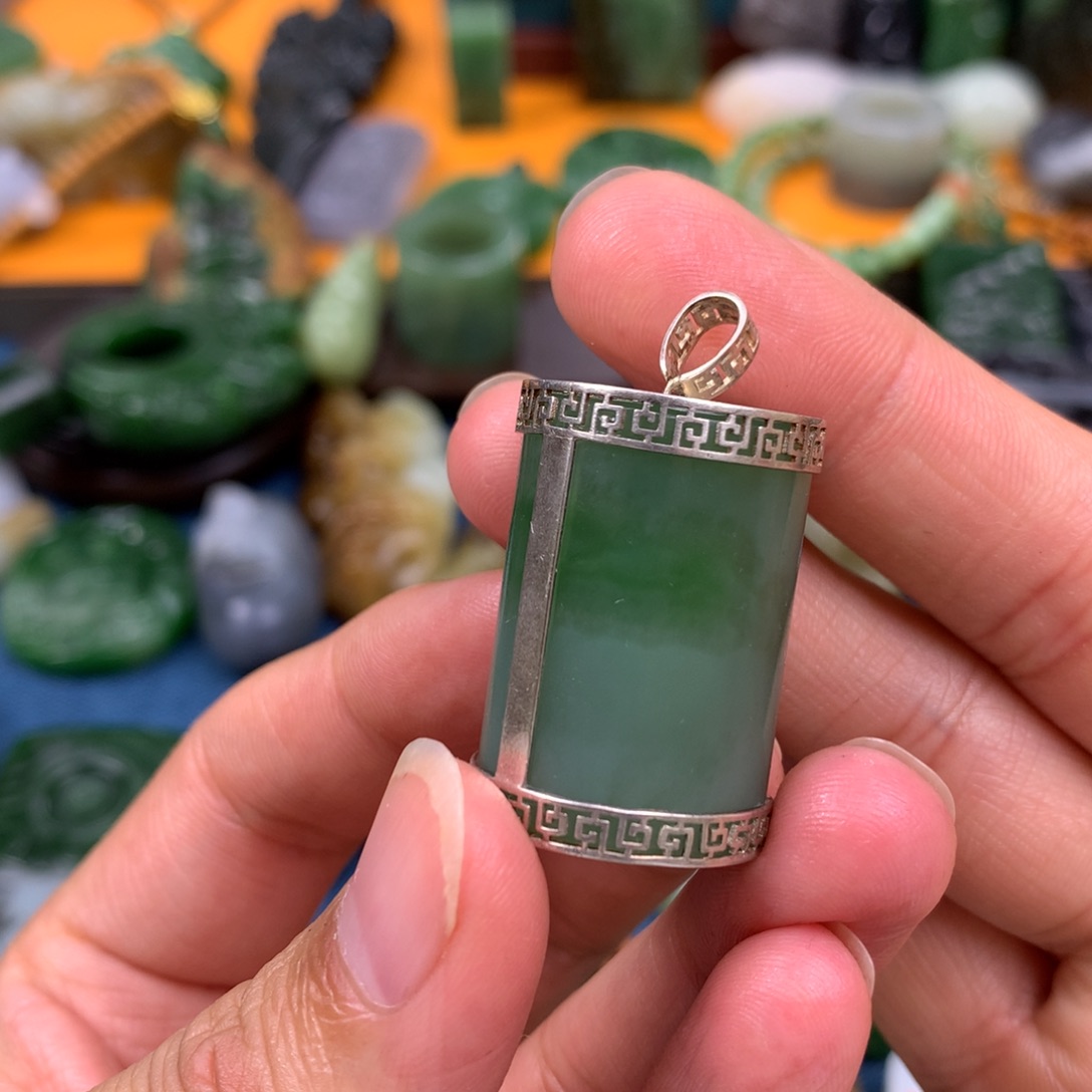 和田玉未镶嵌颈饰