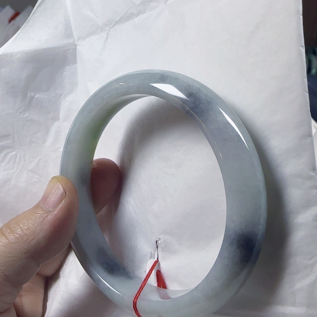 翡翠手镯未镶嵌娣