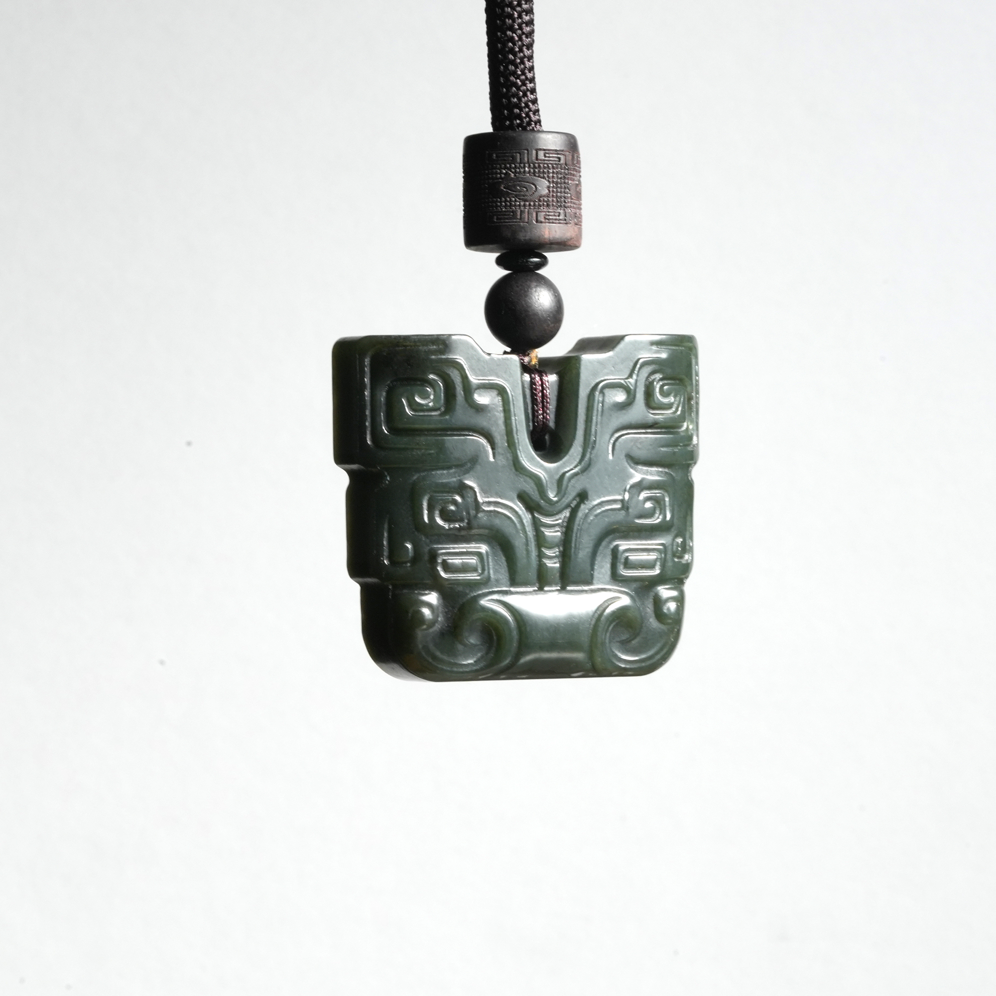 天然和田玉仿古兽面挂件双面精雕饕鬄纹吊坠挂件多样性发其一