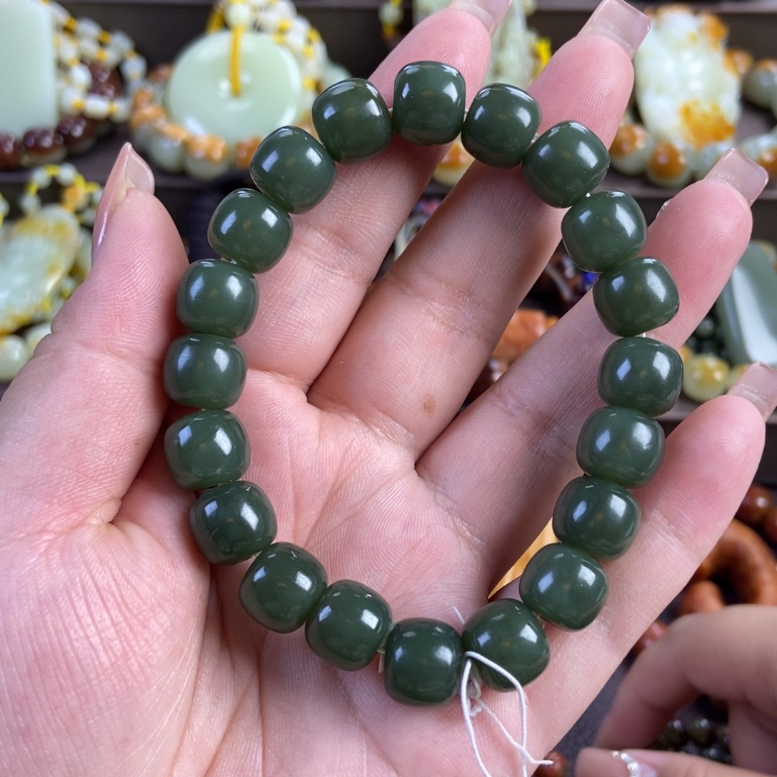 透闪石质玉未镶嵌手串