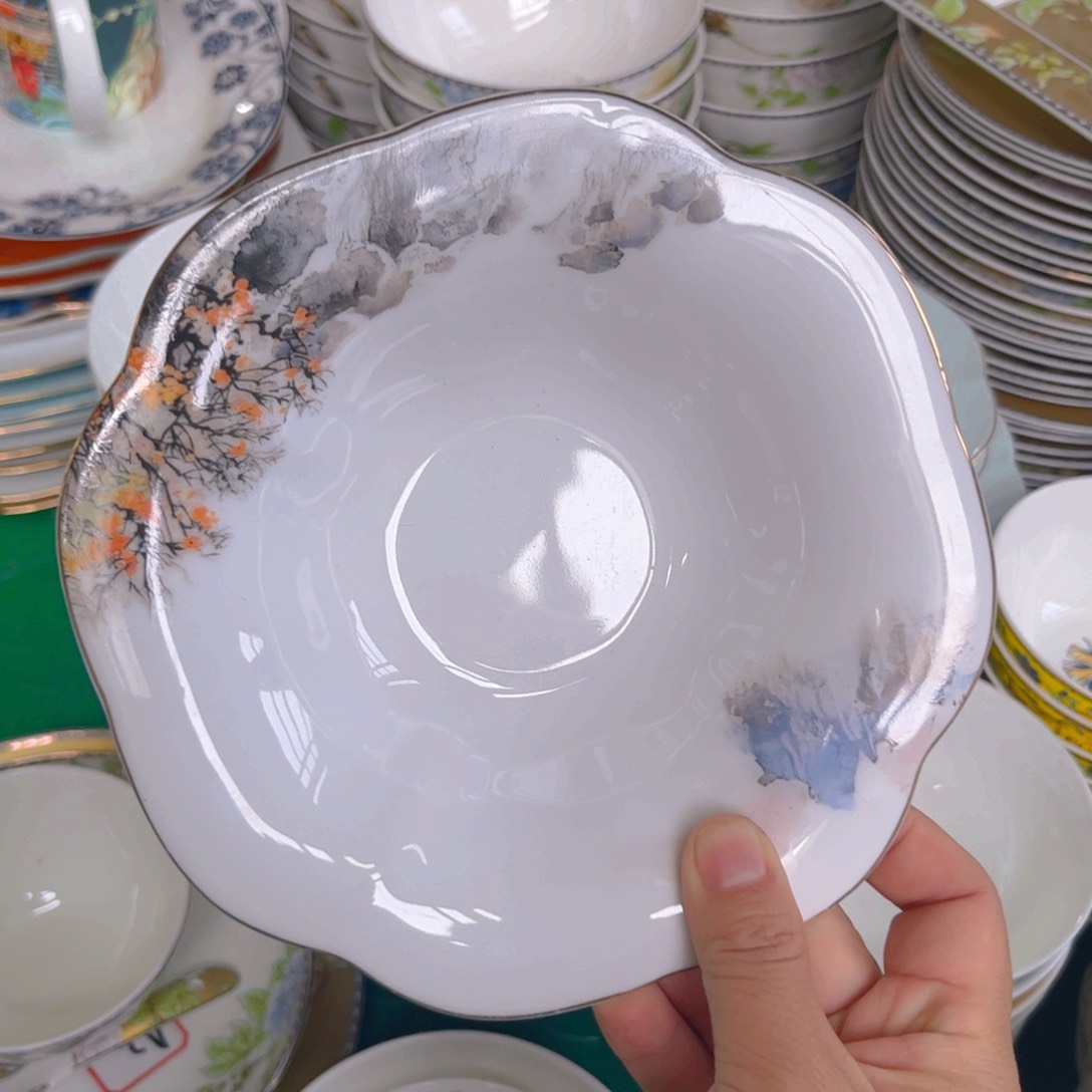 瓷片6.5寸梅花深盘一个微瑕