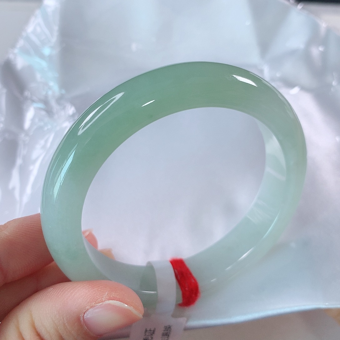 翡翠手镯未镶嵌①④⑥