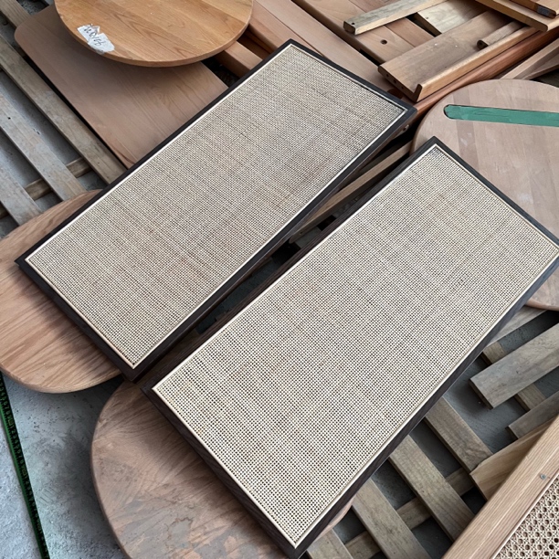 橡木胡桃色藤编两个长度83宽度38，瑕疵无售后