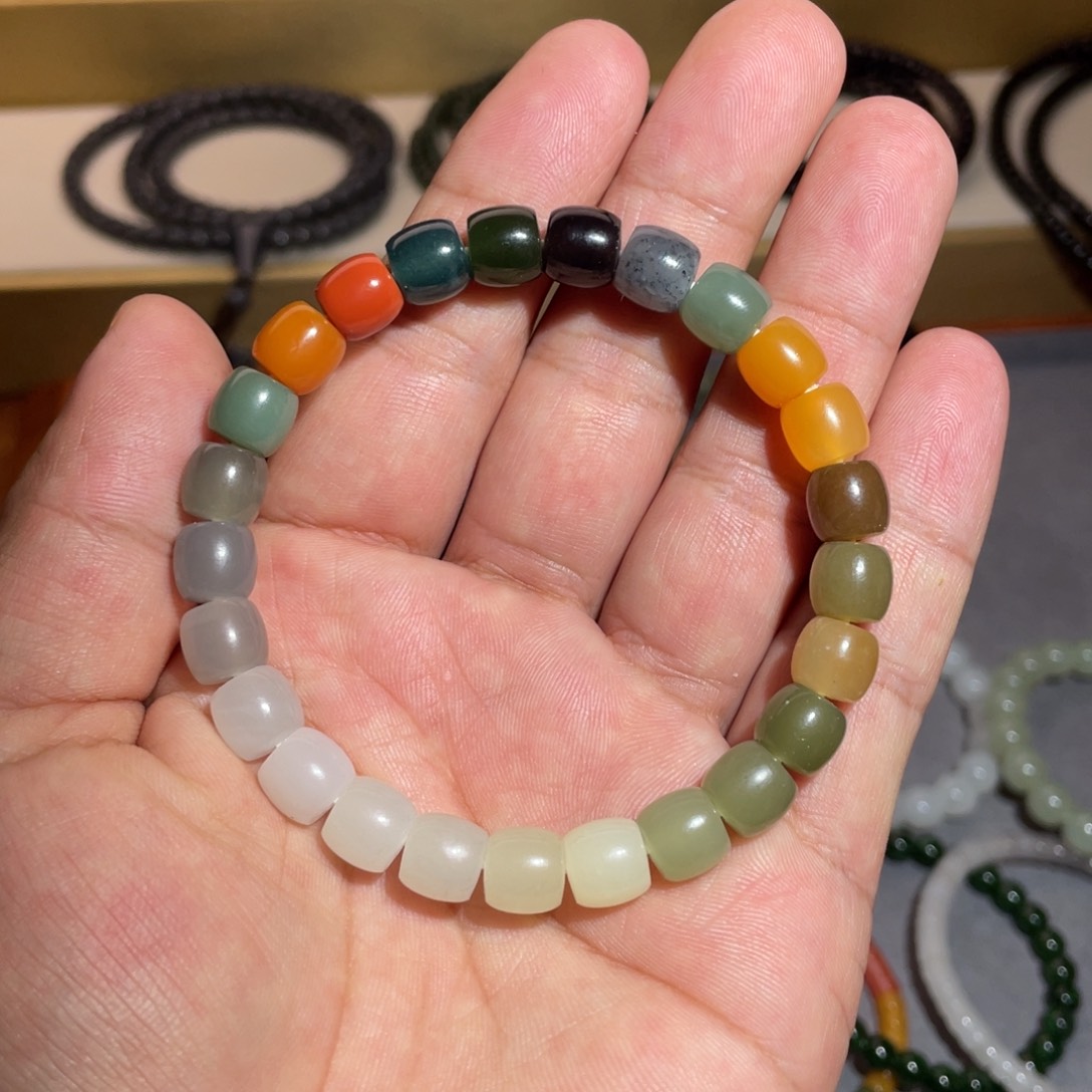 和田玉未镶嵌手串