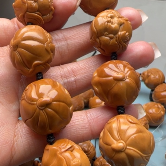 橄榄核手串雕刻工艺