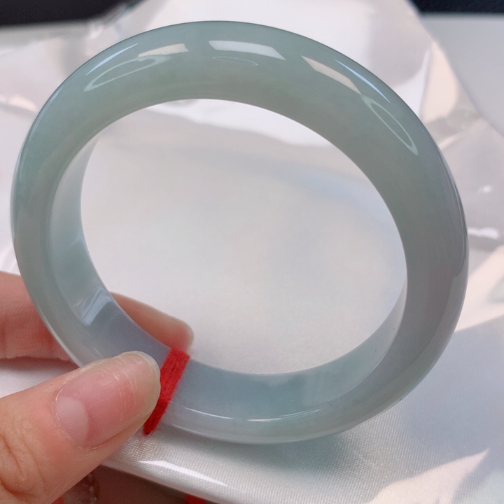 翡翠手镯未镶嵌54圈