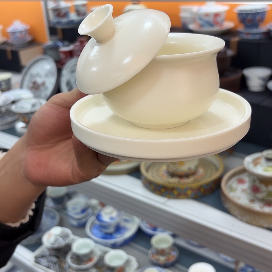 仓库茶具坚持坚持坚持就坚持