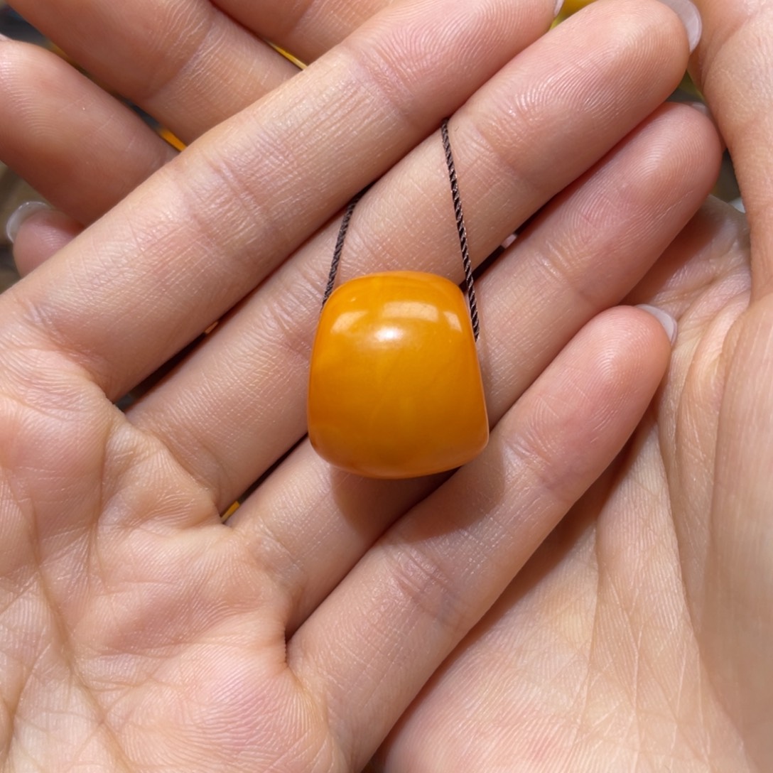 【闪购商品】琥珀裸石未镶嵌马蹄