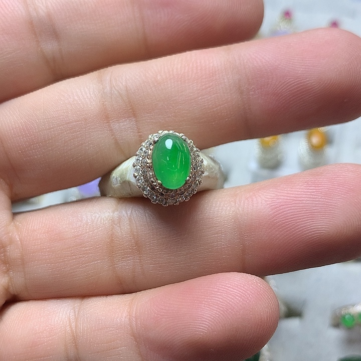 定制翡翠未镶嵌戒指