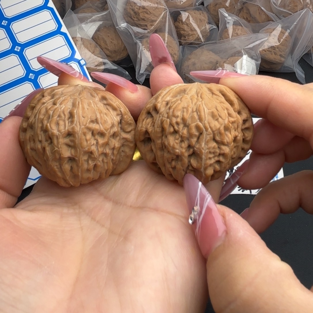 文玩核桃把件铁锤 43