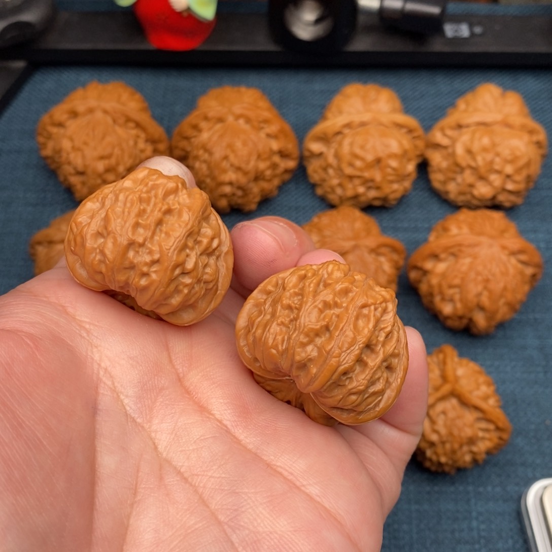 文玩核桃把件闷头沟元宝36