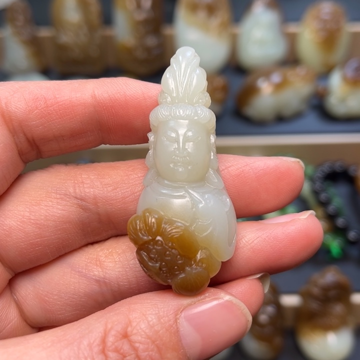 和田玉颈饰未镶嵌