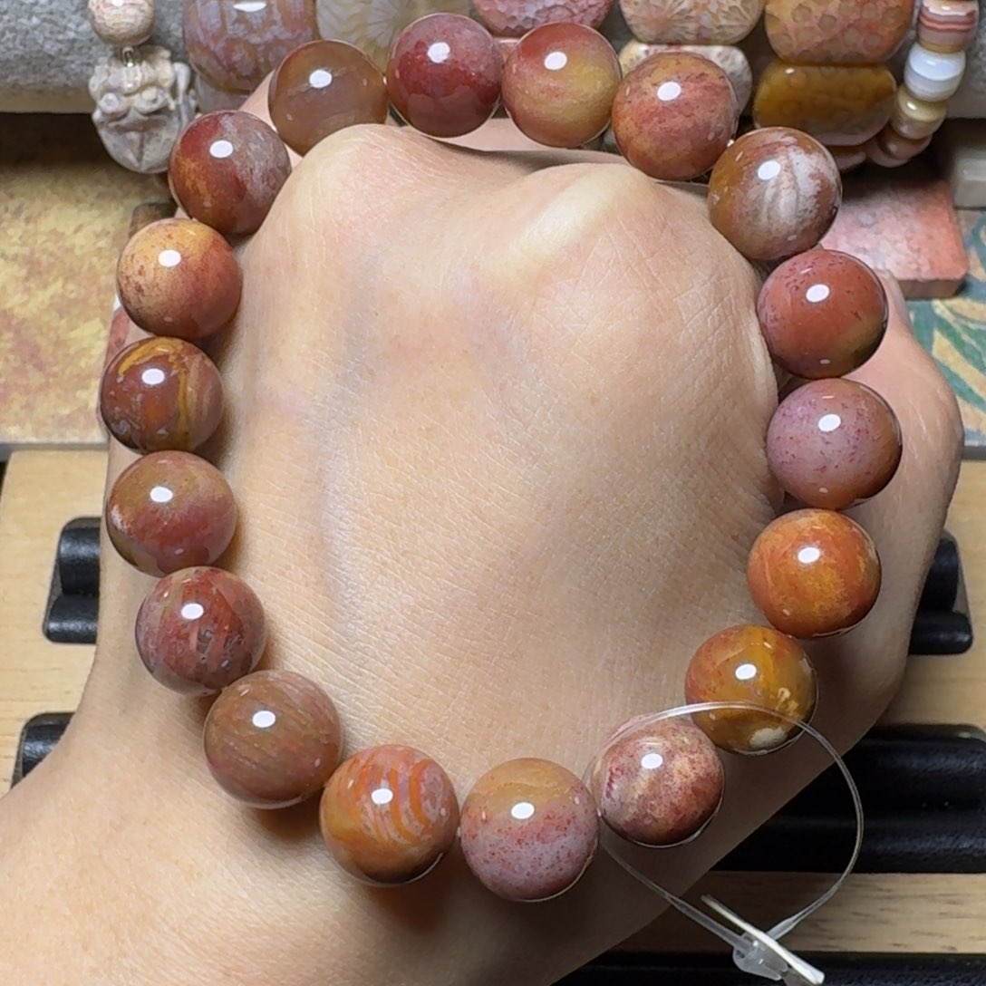 石英质玉天然红 美得安全，11咪未镶嵌