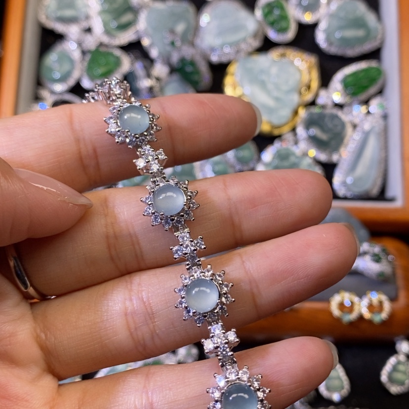 【闪购商品】翡翠颈饰未镶嵌天然